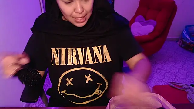 Snapshot of VenussTits97 chatting on December 19, 11:12 pm VenussTits97 online show from December 19, 11:12 pm