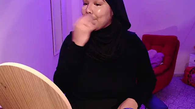 Snapshot of VenussTits97 chatting on February 4, 11:20 pm VenussTits97 online show from February 4, 11:20 pm