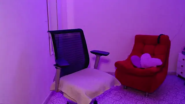 Snapshot of VenussTits97 chatting on February 20, 11:27 pm VenussTits97 online show from February 20, 11:27 pm