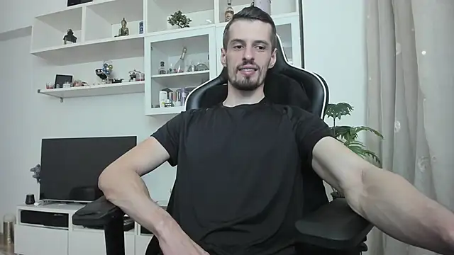 ToddClaytonn online show from April 27, 4:38 pm