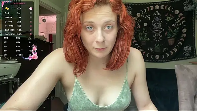 Snapshot of Aria_Fields chatting on July 28, 6:20 pm Aria Fields online show from July 28, 6:20 pm