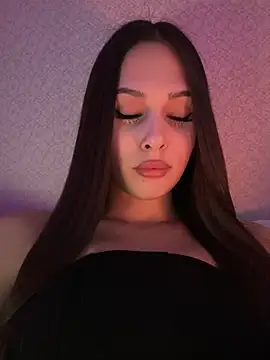 Snapshot of EricaWalls chatting on February 11, 4:44 am EricaWalls online show from February 11, 4:44 am