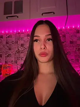 Snapshot of EricaWalls chatting on February 18, 10:47 pm EricaWalls online show from February 18, 10:47 pm