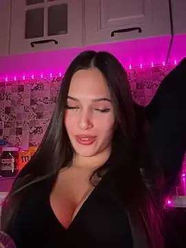 Snapshot of EricaWalls chatting on February 20, 7:52 pm EricaWalls online show from February 20, 7:52 pm