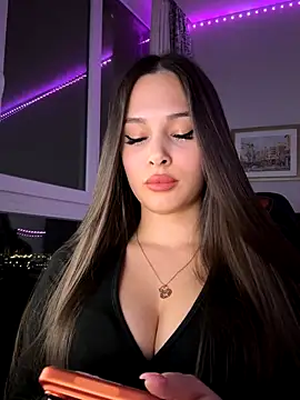 Snapshot of EricaWalls chatting on December 13, 7:53 pm EricaWalls online show from December 13, 7:53 pm