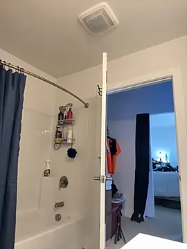 Snapshot of PeytonJohnn chatting on October 29, 3:47 pm PeytonJohnn online show from October 29, 3:47 pm