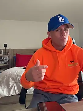 Snapshot of PeytonJohnn chatting on November 3, 5:03 pm PeytonJohnn online show from November 3, 5:03 pm