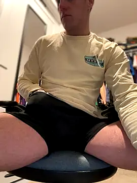 Snapshot of PeytonJohnn chatting on November 24, 5:56 pm PeytonJohnn online show from November 24, 5:56 pm