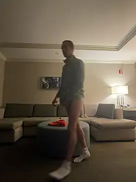 PeytonJohnn online show from March 5, 8:43 am