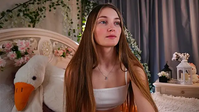 Snapshot of MonaEldon chatting on November 7, 2:22 am MonaEldon online show from November 7, 2:22 am