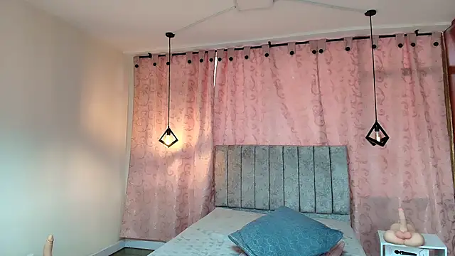 Snapshot of VioletaScott_ chatting on January 11, 3:42 pm VioletaScott online show from January 11, 3:42 pm