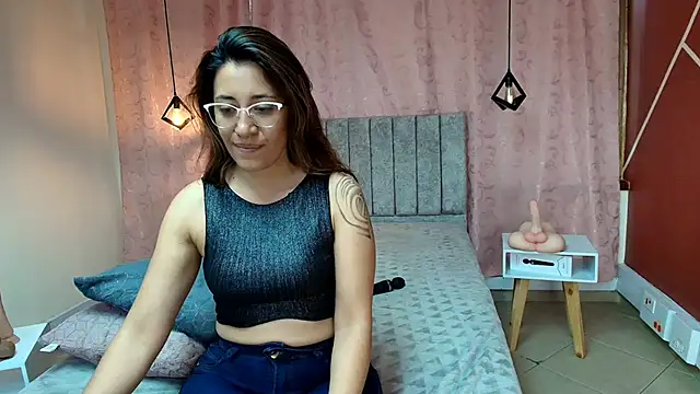 Snapshot of VioletaScott_ chatting on January 11, 6:44 pm VioletaScott online show from January 11, 6:44 pm