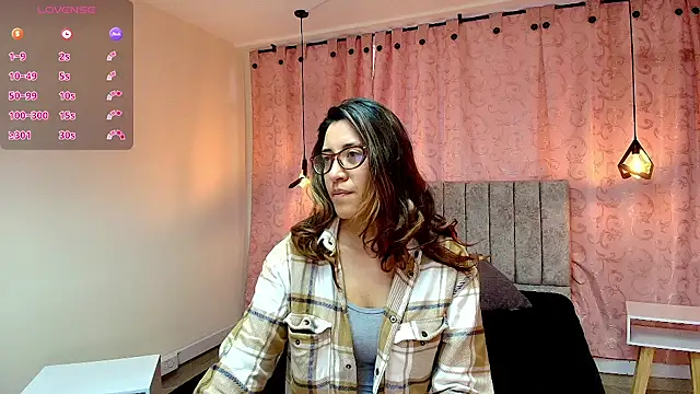 Snapshot of VioletaScott_ chatting on March 11, 1:01 pm VioletaScott online show from March 11, 1:01 pm