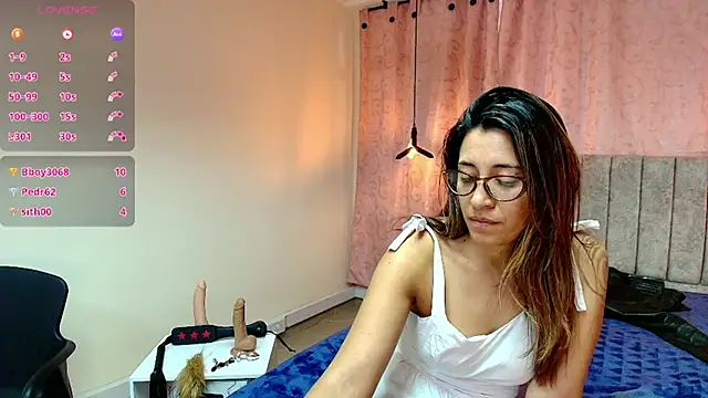 Snapshot of VioletaScott_ chatting on March 14, 4:09 pm VioletaScott online show from March 14, 4:09 pm