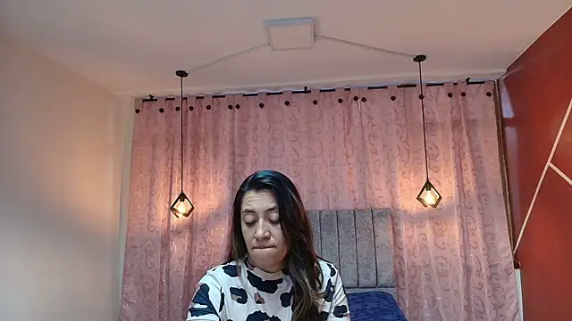 Snapshot of VioletaScott_ chatting on September 22, 1:57 pm VioletaScott online show from September 22, 1:57 pm