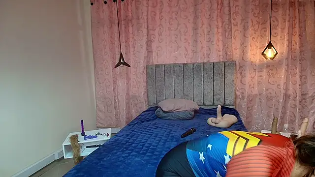 Snapshot of VioletaScott_ chatting on October 23, 1:21 pm VioletaScott online show from October 23, 1:21 pm