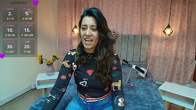 Snapshot of VioletaScott_ chatting on November 1, 1:24 pm VioletaScott online show from November 1, 1:24 pm