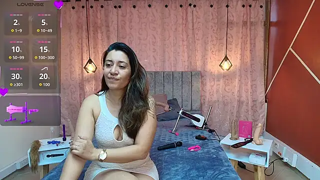 Snapshot of VioletaScott_ chatting on November 4, 2:27 pm VioletaScott online show from November 4, 2:27 pm