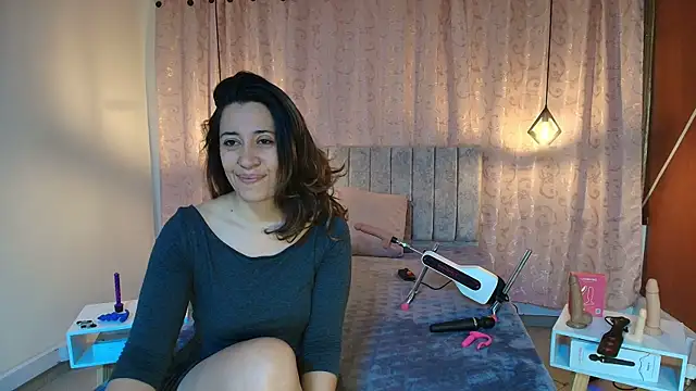 Snapshot of VioletaScott_ chatting on November 14, 1:21 pm VioletaScott online show from November 14, 1:21 pm