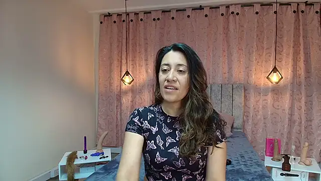 Snapshot of VioletaScott_ chatting on November 19, 1:22 pm VioletaScott online show from November 19, 1:22 pm