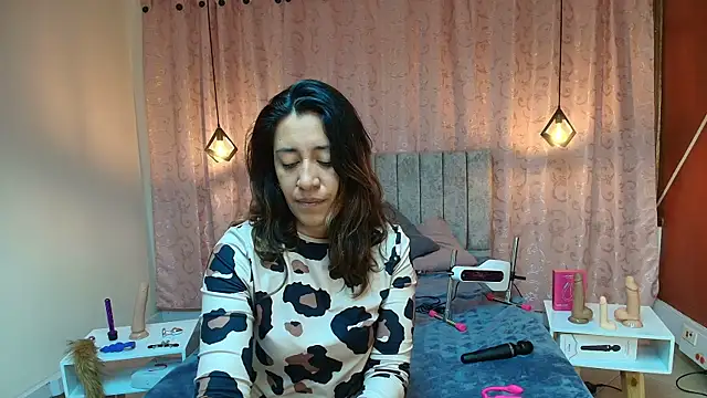 Snapshot of VioletaScott_ chatting on November 24, 1:44 pm VioletaScott online show from November 24, 1:44 pm