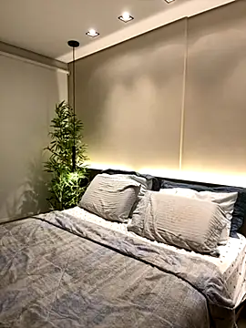 Laisabrazil online show from December 2, 3:23 am