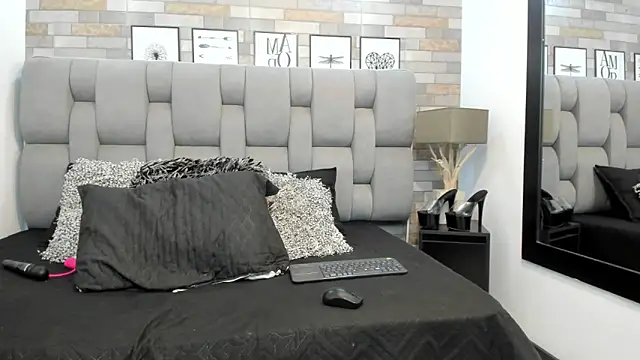 Snapshot of KariinaTaylor chatting on June 12, 7:02 pm KariinaTaylor online show from June 12, 7:02 pm