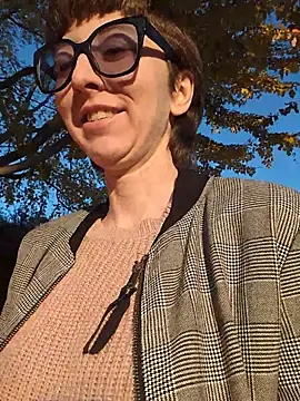 Snapshot of lovelylucyy chatting on December 19, 10:50 pm lovelylucyy online show from December 19, 10:50 pm