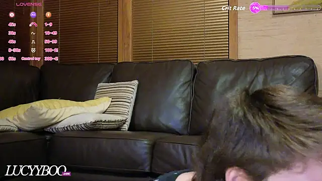 Snapshot of lovelylucyy chatting on January 7, 12:57 am lovelylucyy online show from January 7, 12:57 am