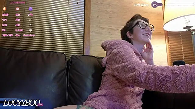 Snapshot of lovelylucyy chatting on January 12, 12:38 am lovelylucyy online show from January 12, 12:38 am