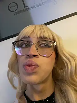 Snapshot of Ariadna_Evangeline chatting on December 14, 3:51 am Ariadna Evangeline online show from December 14, 3:51 am