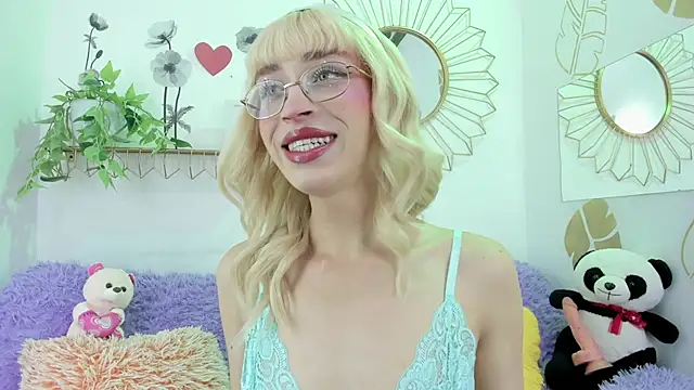 Snapshot of Ariadna_Evangeline chatting on September 9, 6:24 am Ariadna Evangeline online show from September 9, 6:24 am