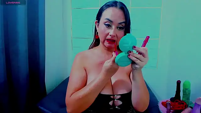 IsaSixty9 online show from March 5, 11:05 pm