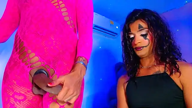 Snapshot of vanessa_nauthygirls chatting on October 30, 7:14 pm vanessa nauthygirls online show from October 30, 7:14 pm