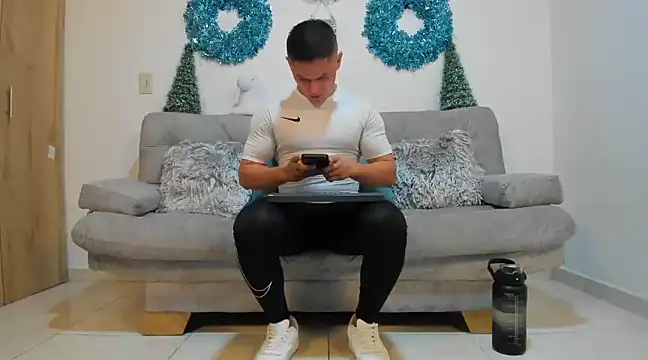 julian wallace online show from January 5, 1:13 am