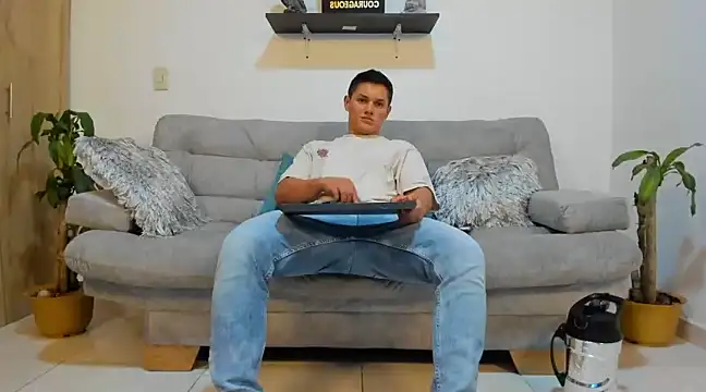 julian wallace online show from January 21, 3:37 am