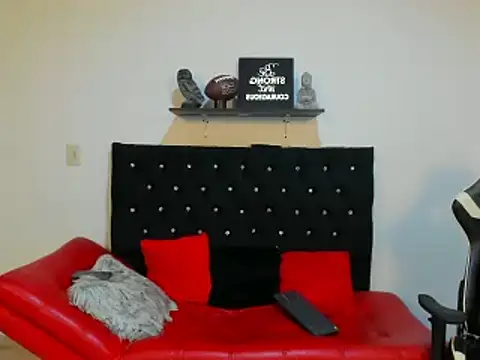 julian wallace online show from March 15, 11:28 pm