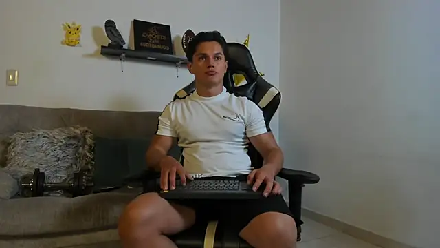 julian wallace online show from November 14, 7:56 pm