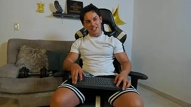 julian wallace online show from November 19, 9:48 pm