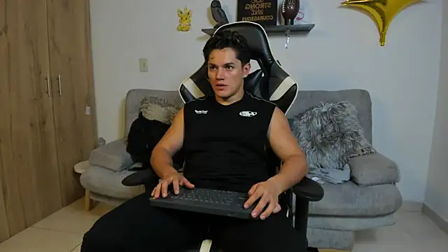 julian wallace online show from January 18, 11:08 pm