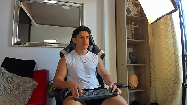 julian wallace online show from April 30, 3:51 pm