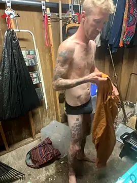 bentoverblonde online show from October 3, 1:41 pm