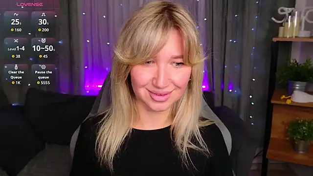 Snapshot of MilaBott chatting on June 18, 7:07 pm MilaBott online show from June 18, 7:07 pm