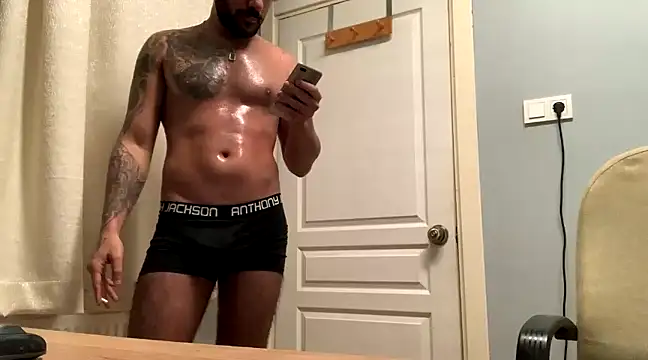 Snapshot of themany29 chatting on February 1, 2:34 pm themany29 online show from February 1, 2:34 pm