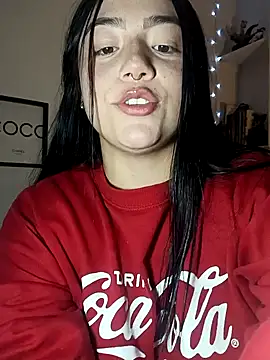 Snapshot of helena_smith chatting on February 7, 4:37 am helena smith online show from February 7, 4:37 am