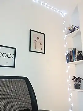 Snapshot of helena_smith chatting on February 10, 5:03 am helena smith online show from February 10, 5:03 am