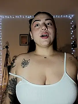 Snapshot of helena_smith chatting on February 13, 4:43 am helena smith online show from February 13, 4:43 am