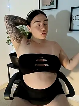 Snapshot of helena_smith chatting on March 5, 6:54 am helena smith online show from March 5, 6:54 am