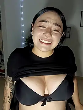 Snapshot of helena_smith chatting on March 6, 3:24 am helena smith online show from March 6, 3:24 am