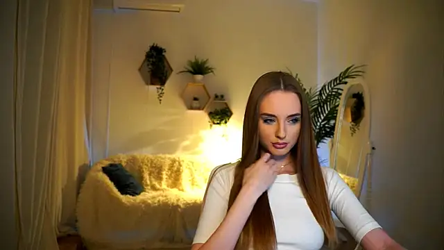 petitegonwiild online show from January 23, 3:32 pm